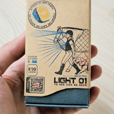 Ligth 01 ein Lämpchen abnehmbar, das man an allen Stoffen befestigen kann