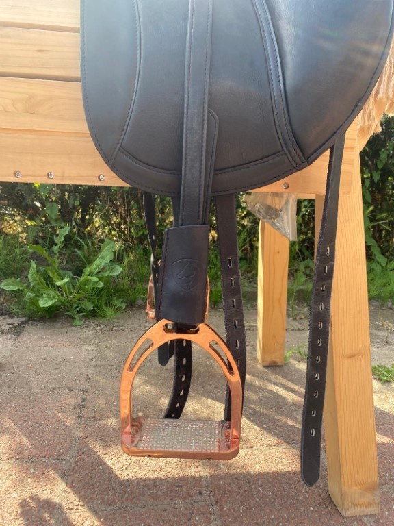 Gebrauchte Rose Steigbugel