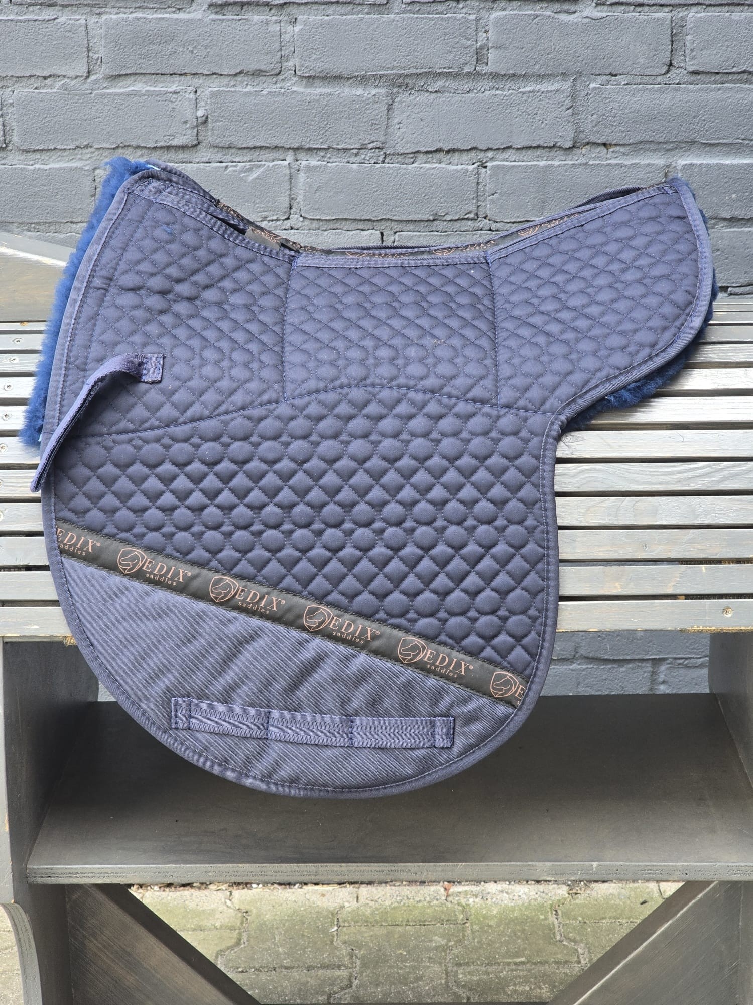 Sheep skin pad DR with inlays saddlle shape merino