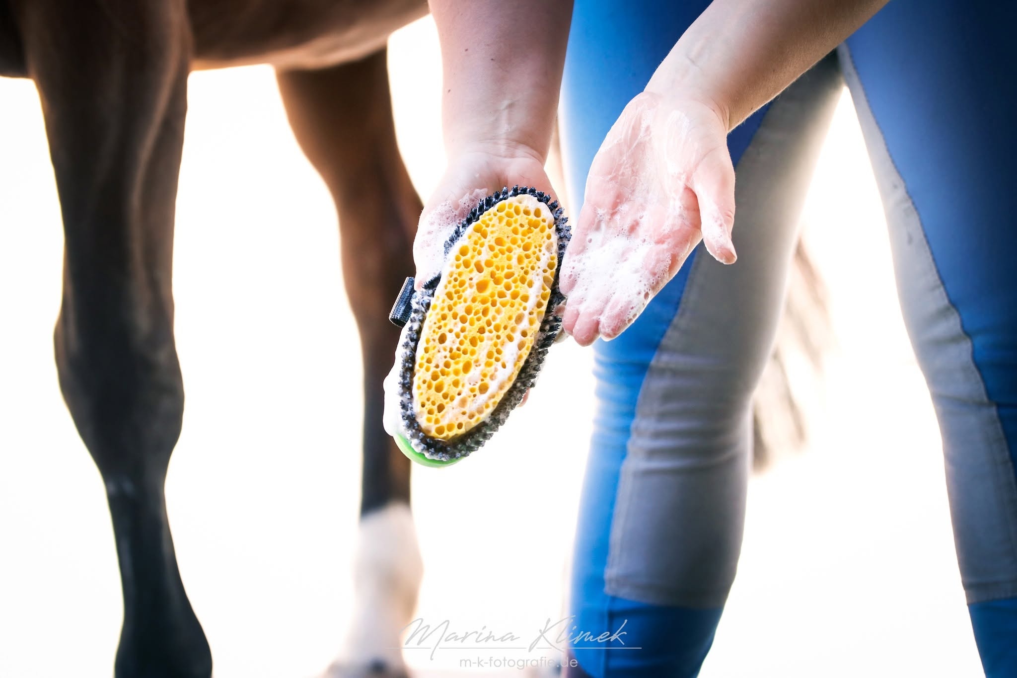 wash brush with sponge made from synthetic material
