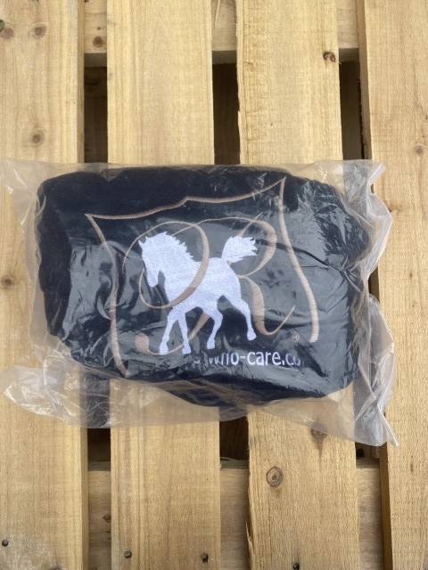 Saddle cover Riders Who Care fleece black