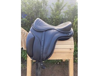 Tweedehands Liberty maat standaard boomlooszadel zwart