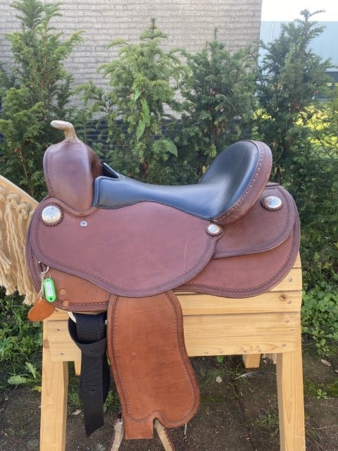 Second Hand Startrekk Western Classic S2 treeless saddle Havana