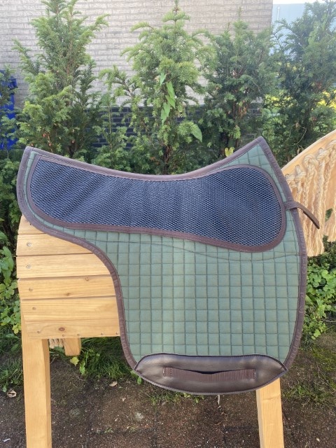 New moss green pad with felt inserts for large dressage saddle