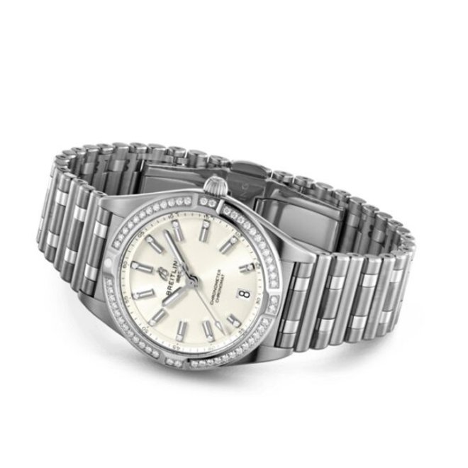 Breitling  Chronomat 32  A77310591A1A1