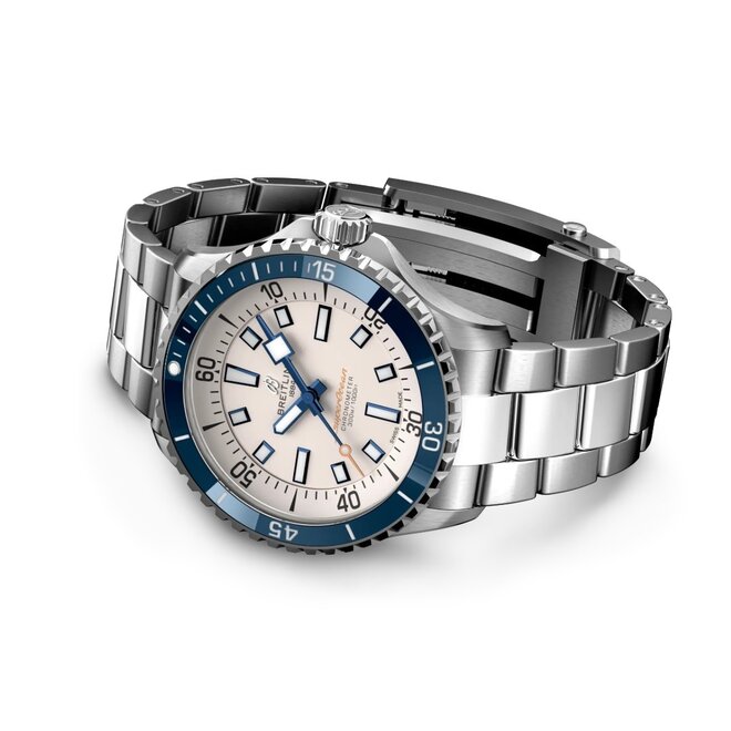 Breitling Superocean Automatic 42 A17375E71G1A1
