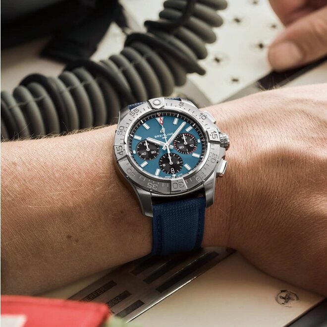 Breitling  Avenger B01 Chronograph 44 AB0147101C1X1