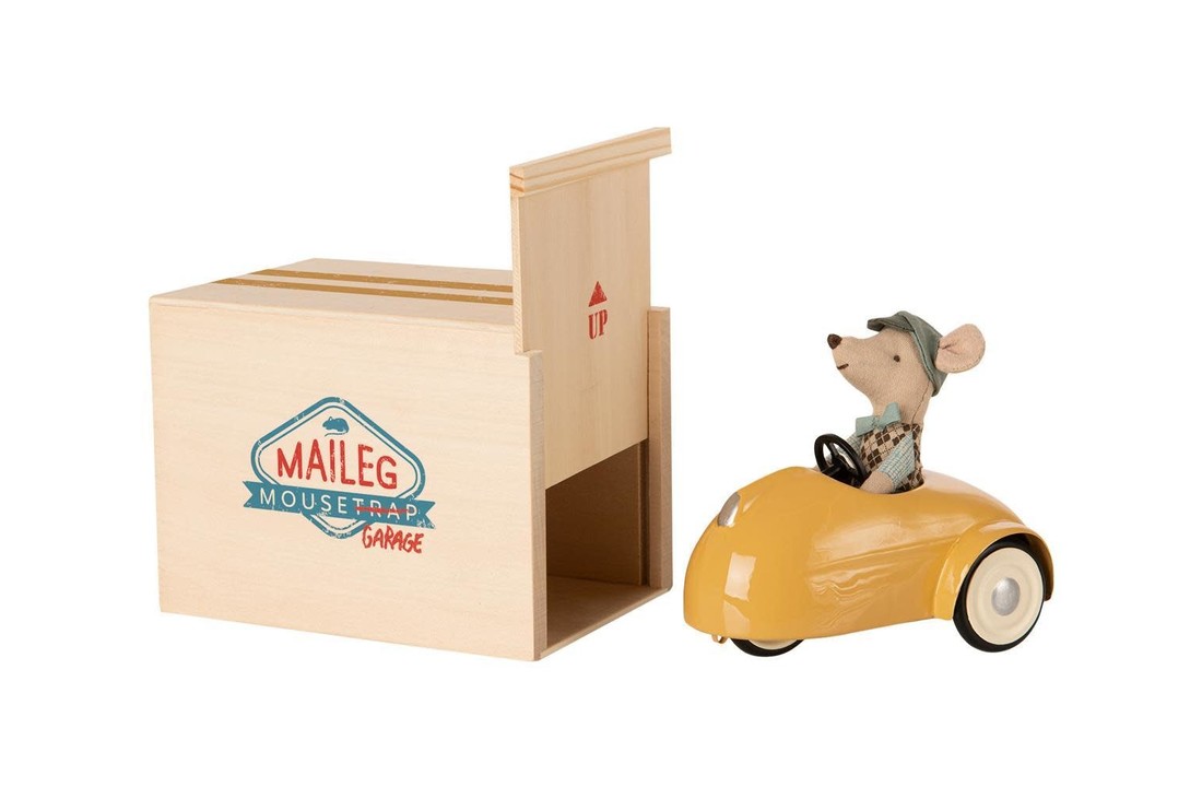 Mouse car with garage Yellow, Maileg