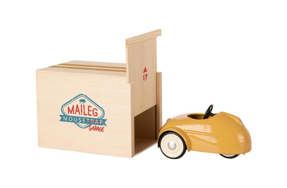 Mouse car with garage Yellow, Maileg