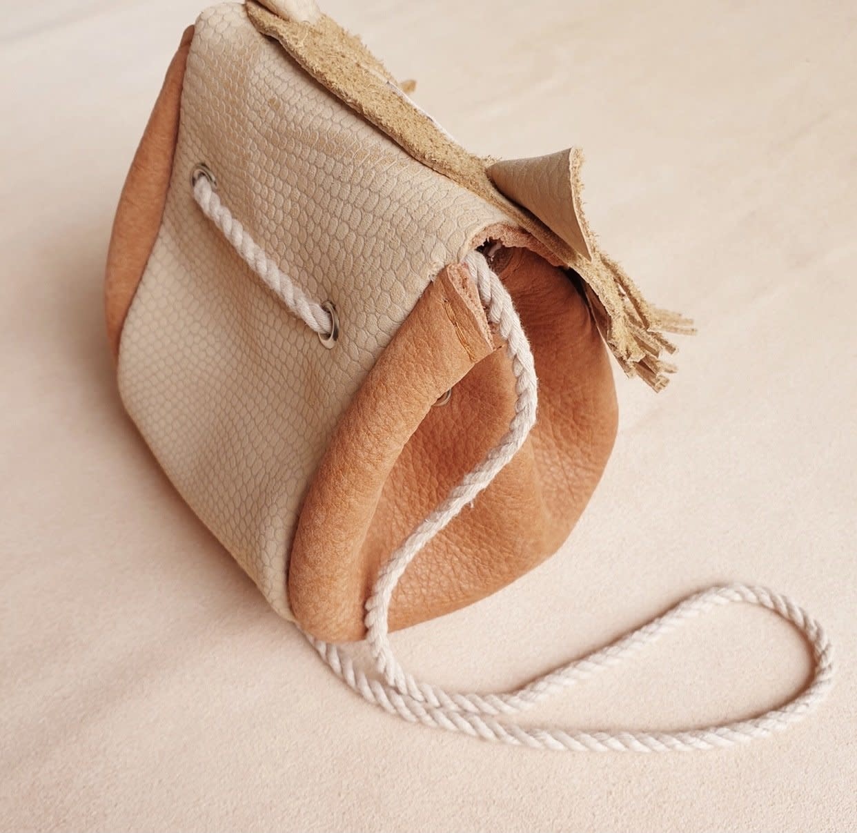 Lion Bag peach/rust, Atelier Ovive