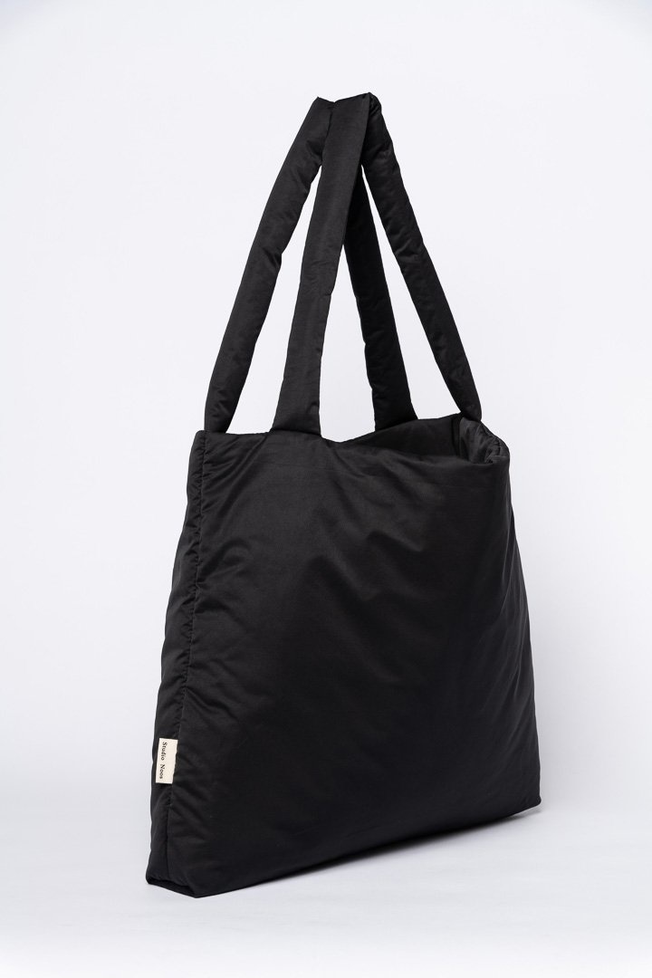 Black Puffy mombag, Studio Noos