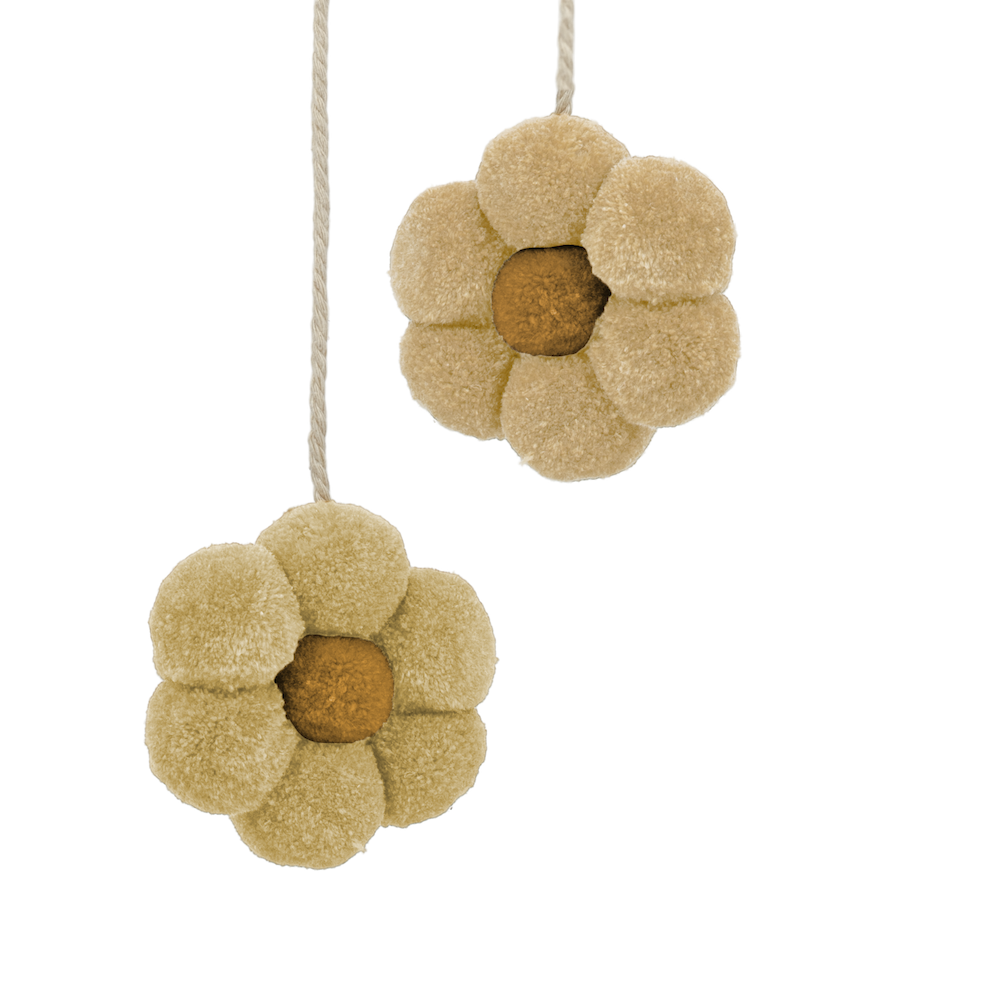Pompon Daisies mobile sand , A La Collection