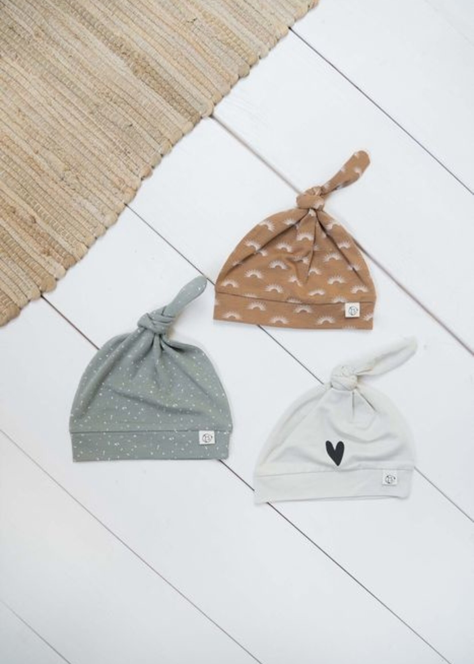 ZUSSS Babymutsje zonnetje kaki, Zusss