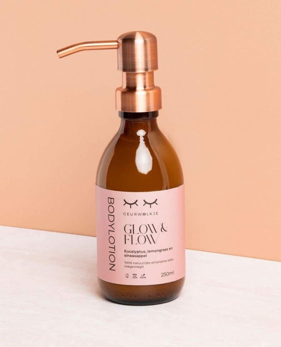 Glow & Flow bodylotion 250 ml, Geurwolkje