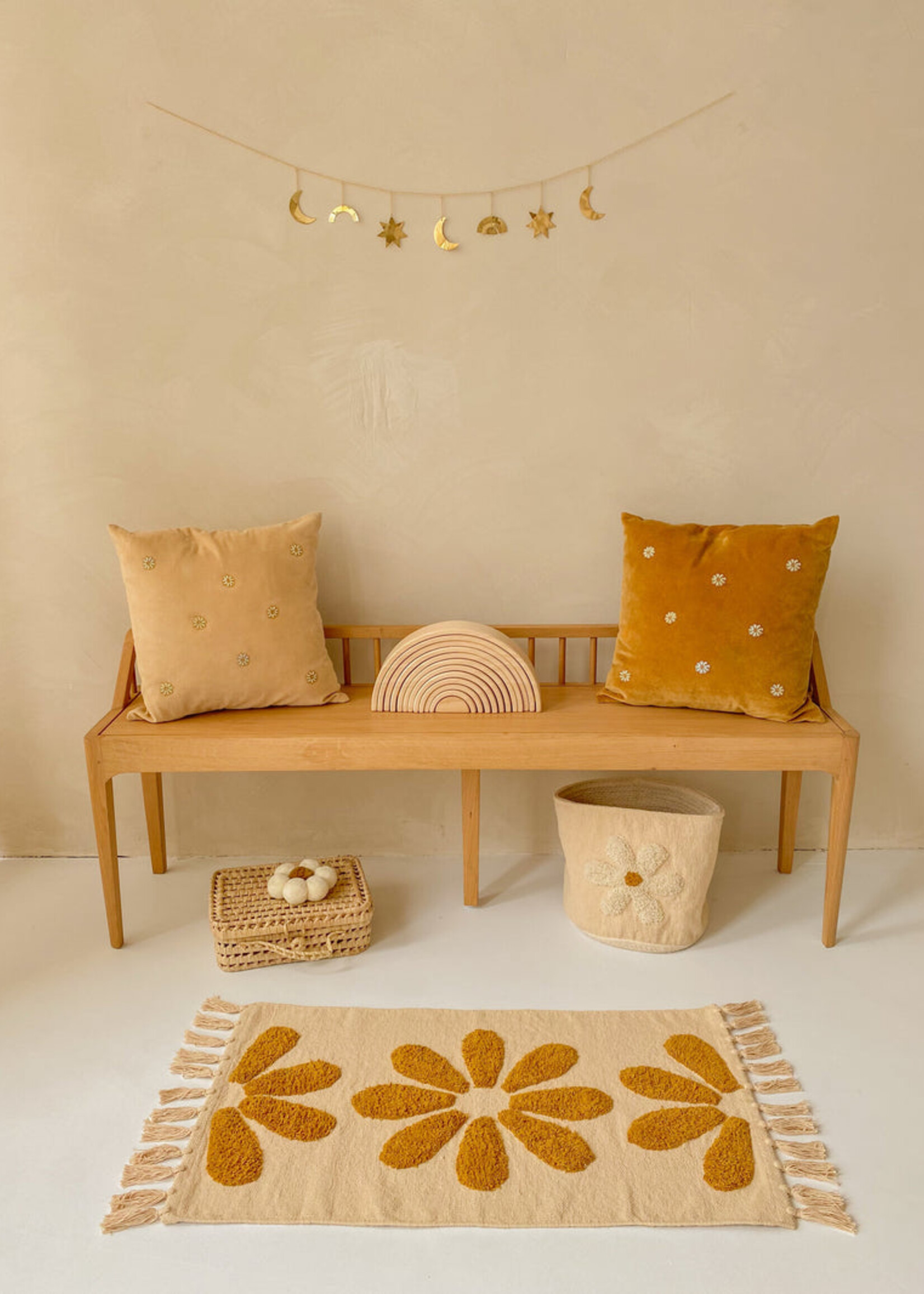 A la Collection Medium rug 3 daisies, A La Collection