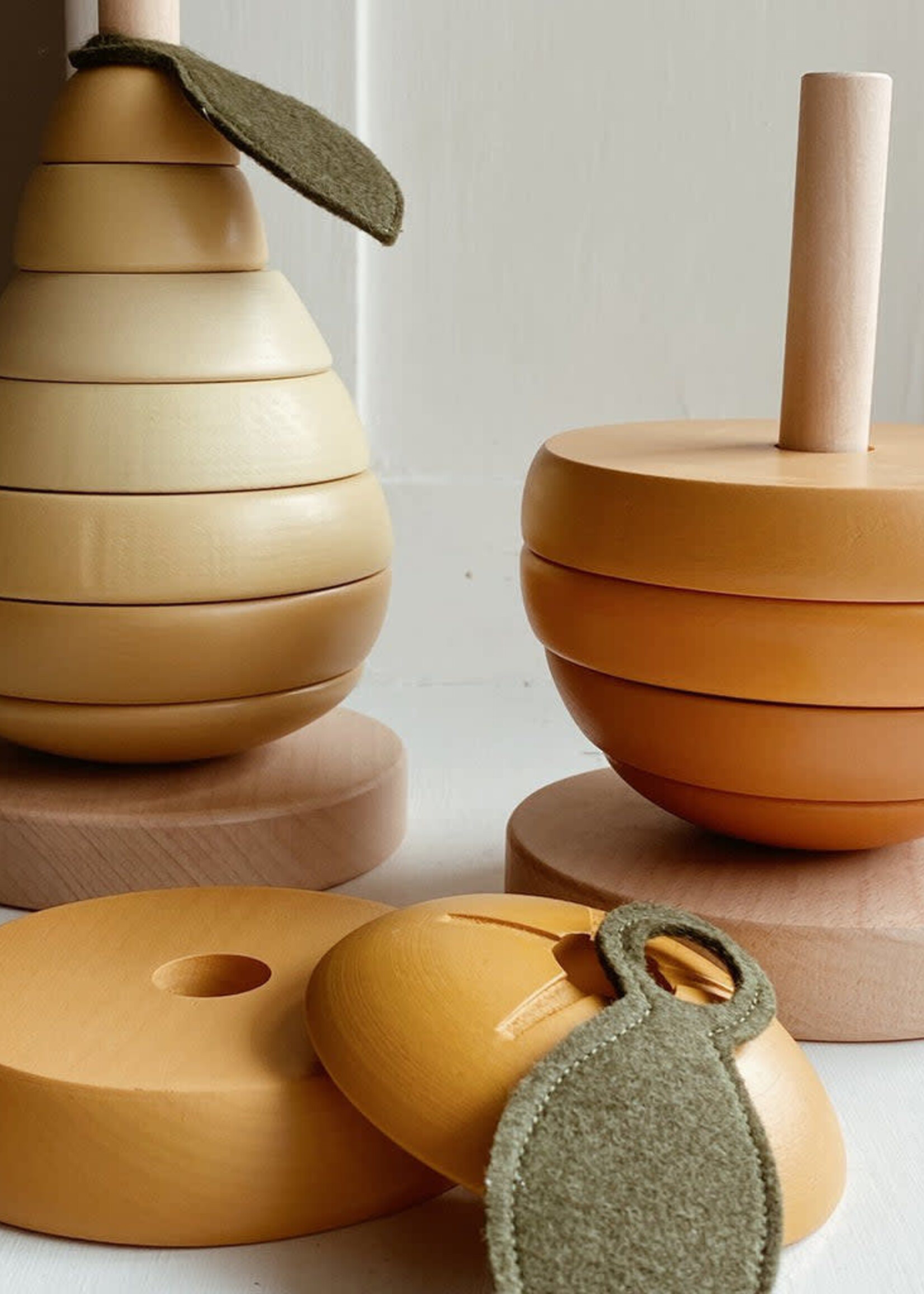 Orange stackings tower, Kongesjold