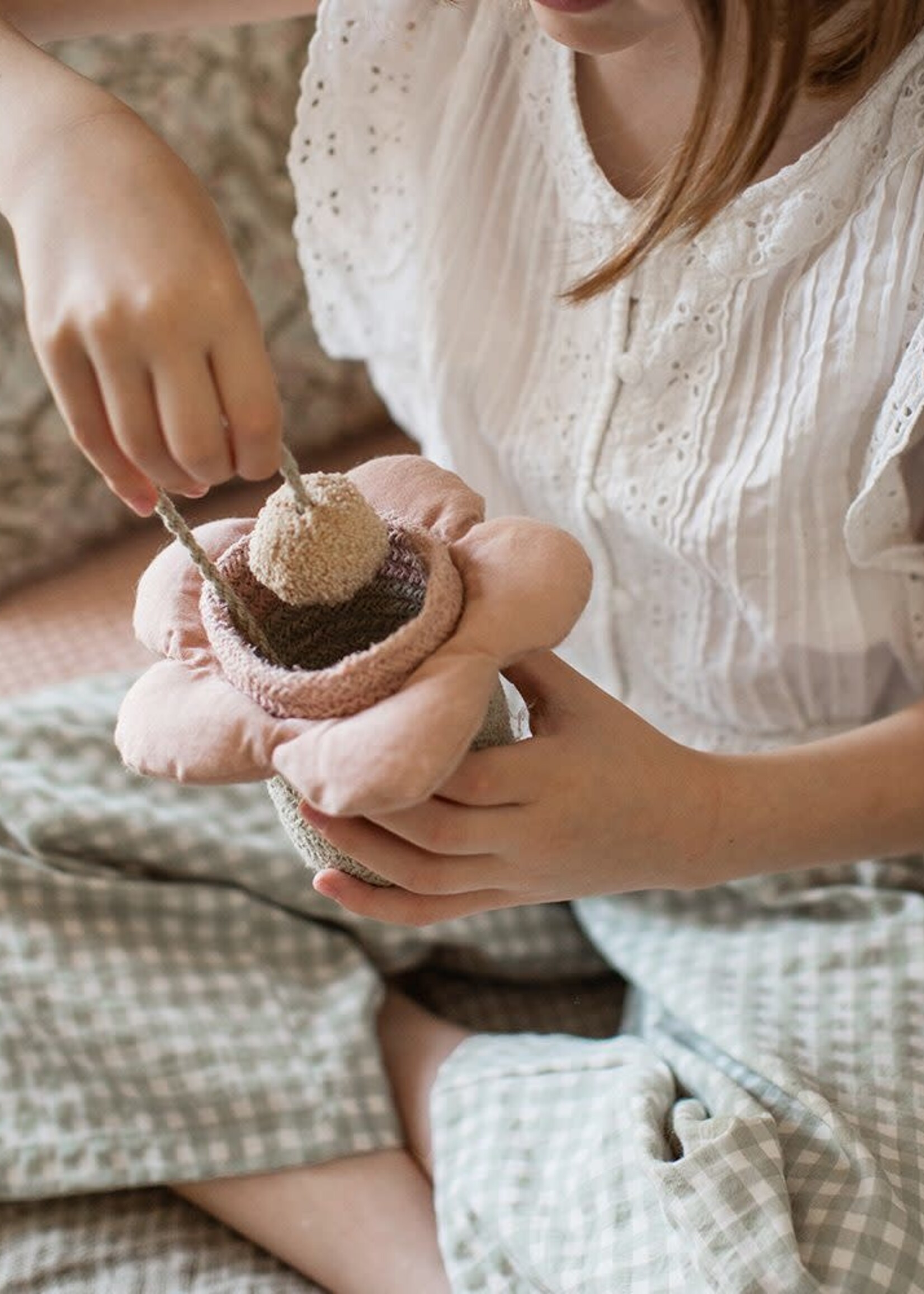 Lorena Canals Beker en bal speelgoed Flower, Lorena Canals