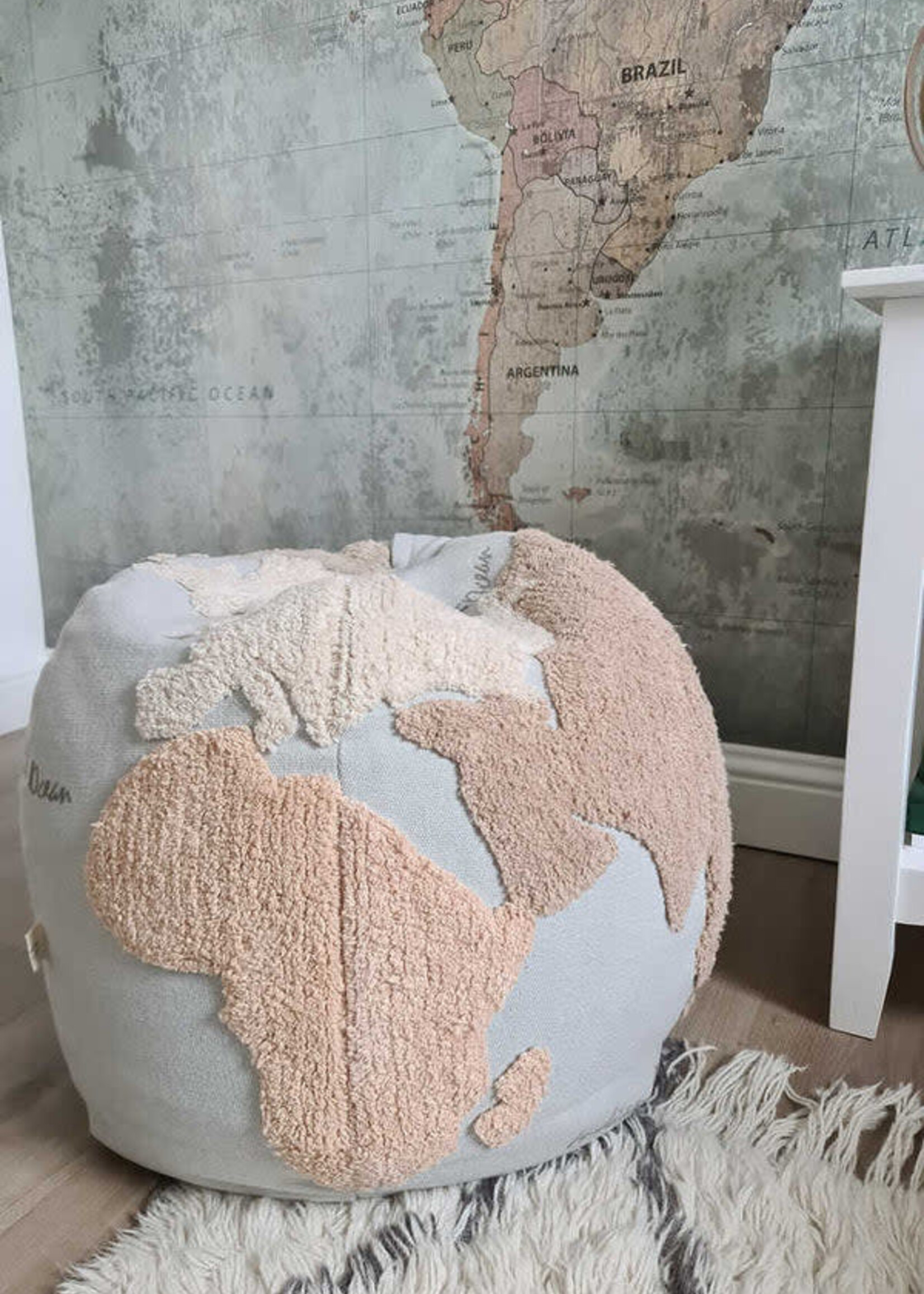 Lorena Canals Wasbare poef World map, Lorena Canals