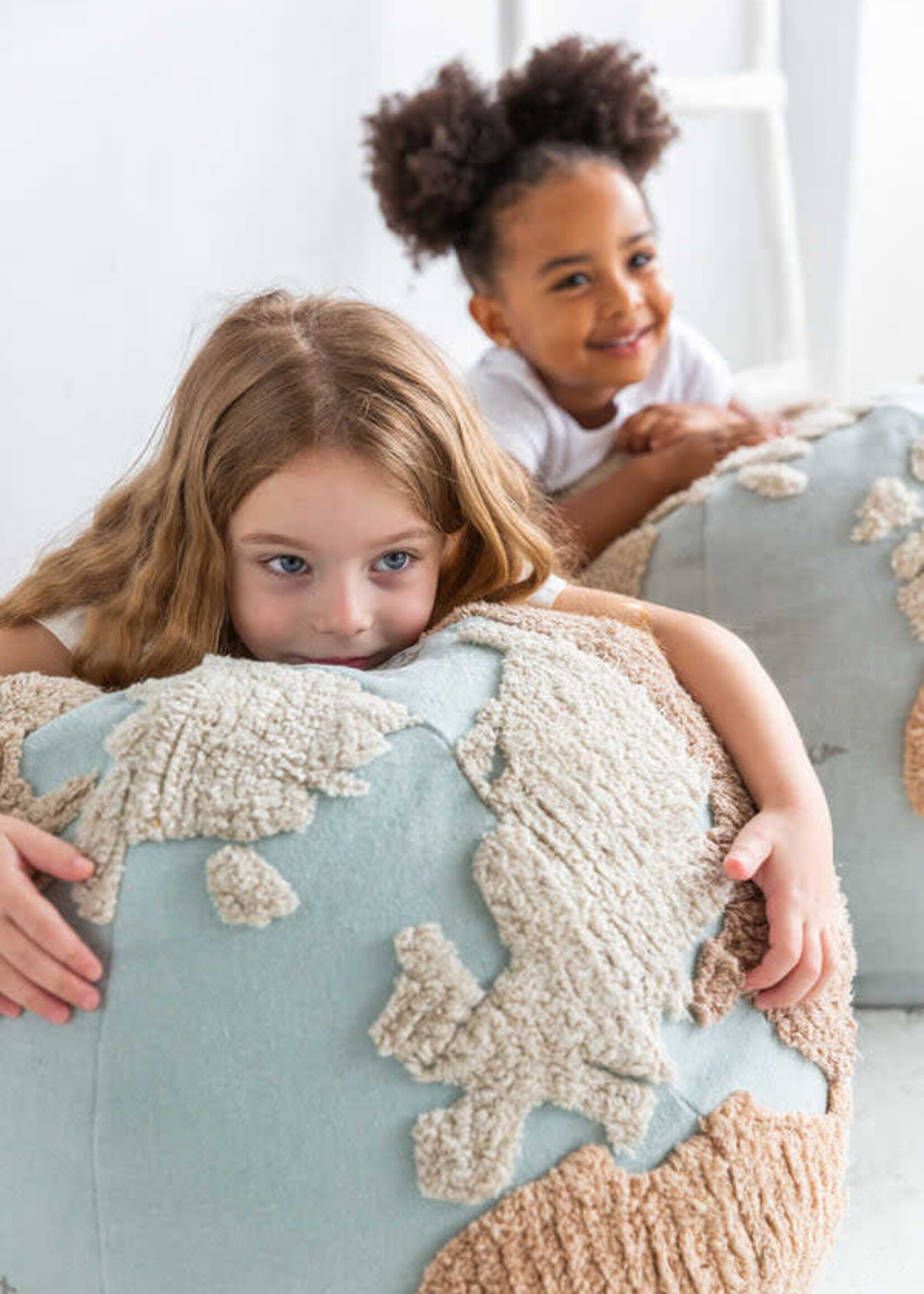 Lorena Canals Wasbare poef World map, Lorena Canals