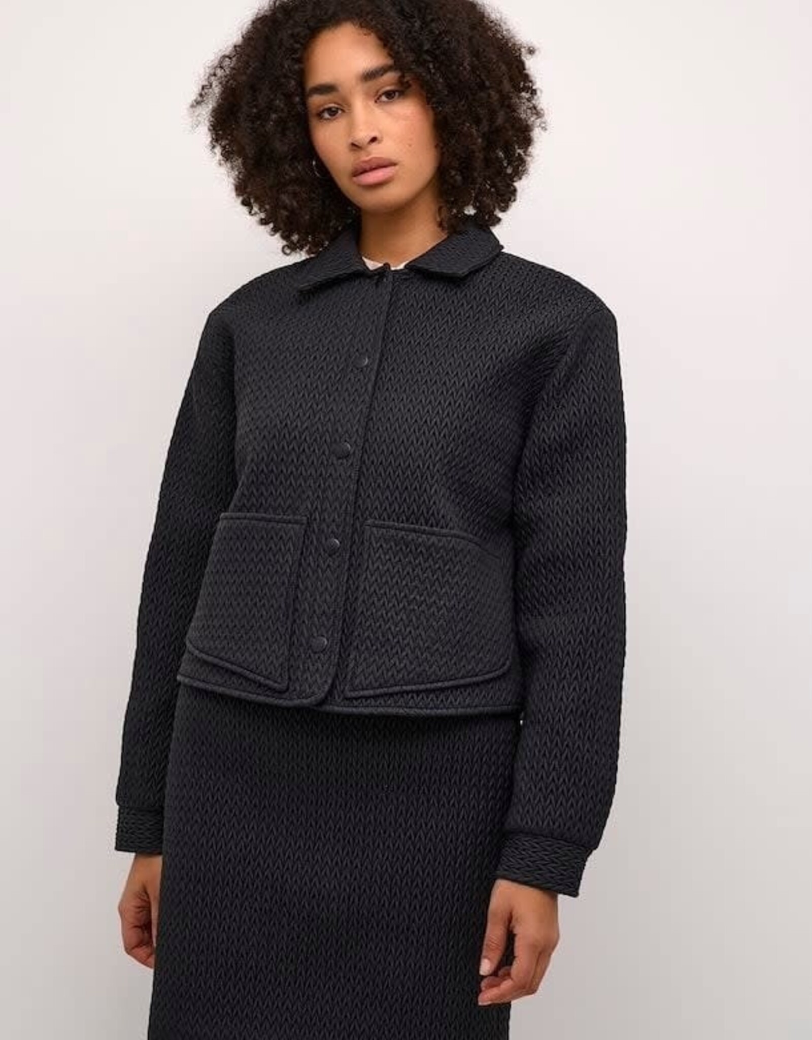 KAFFE KARANDY JACKET BY KAFFE IN DEEP BLACK