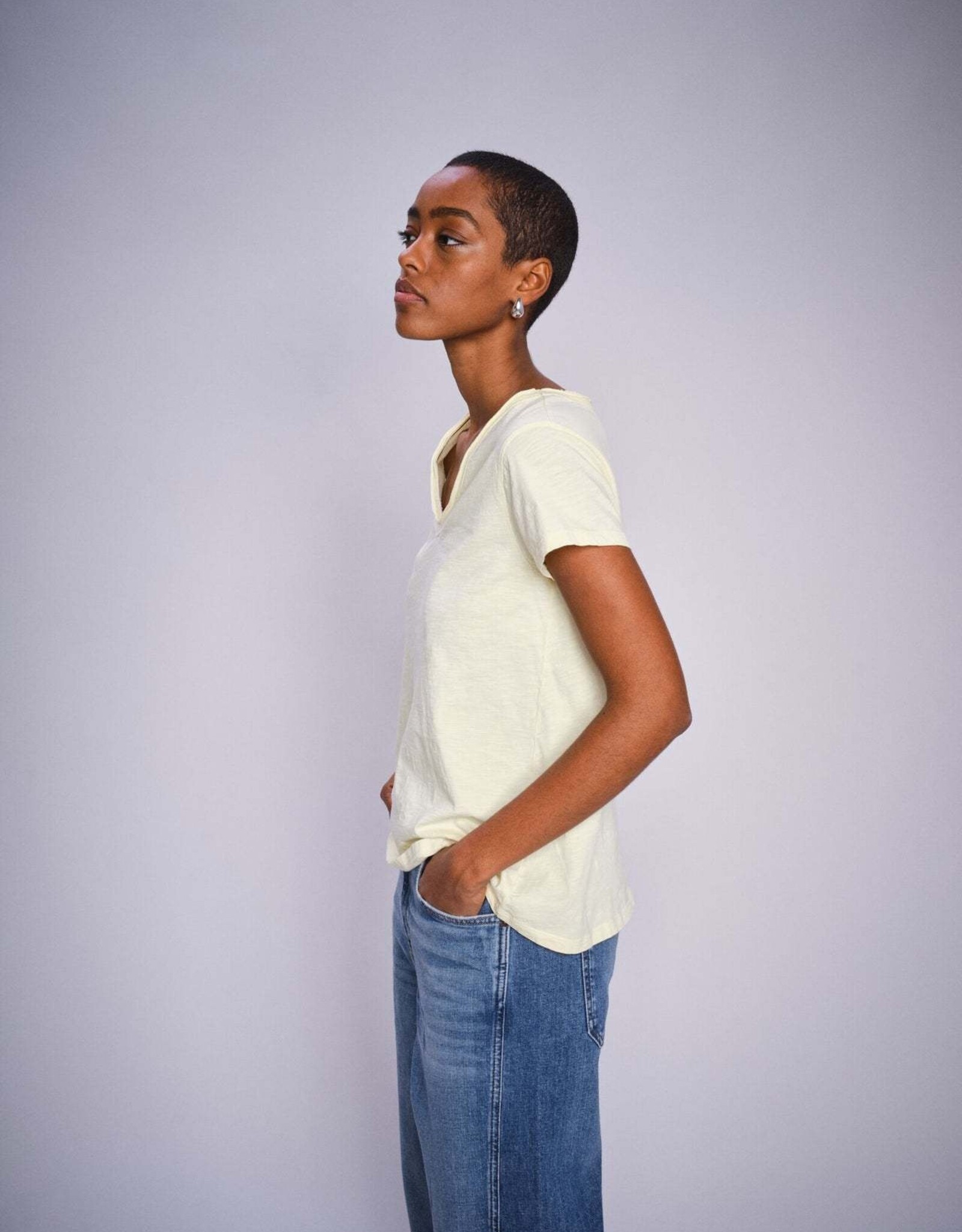 MOSMOSH MOS MOSH TULLI V-SS BASIC TEE