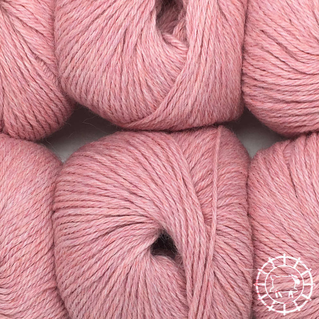 100% laine rose mérinos à tricoter. 50G/100M - Aiguilles: 4 à 4.5 mm