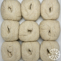 Woolpack Yarn Collection Baby Alpaka DK, ungefärbt – Schäfchengelb