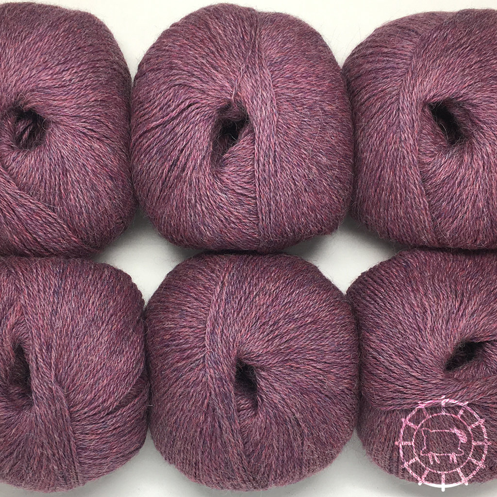 Woolpack Yarn Collection Baby Alpaka Fingering, meliert – Beere