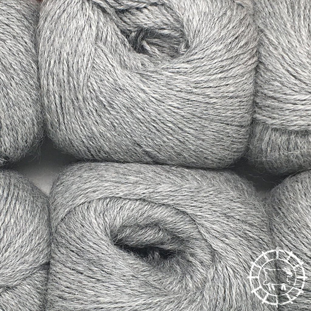 Woolpack Yarn Collection Baby Alpaca Fingering – Gris clair