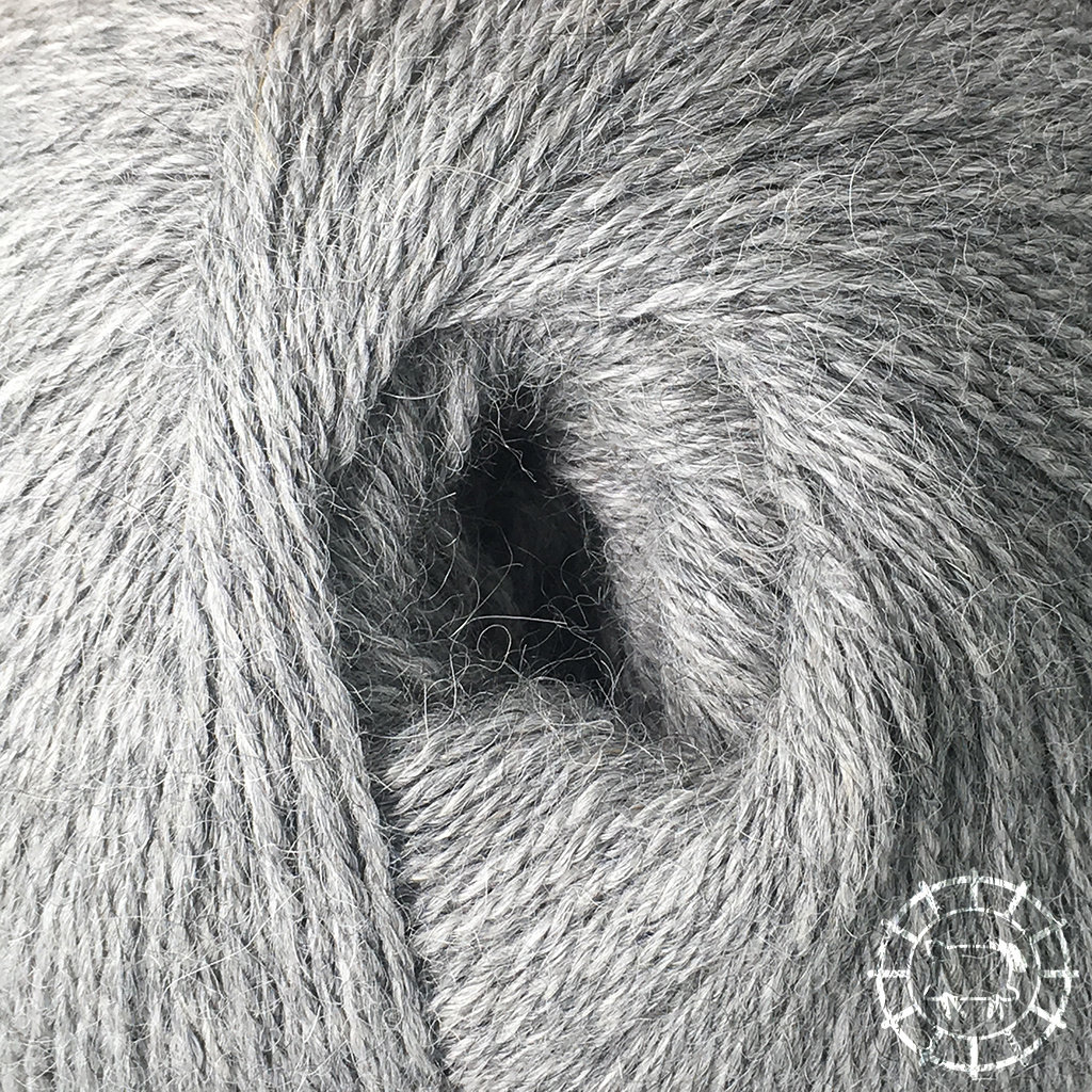 Woolpack Yarn Collection Baby Alpaca Fingering – Gris clair