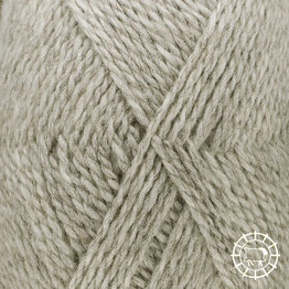 Blacker Yarns Blacker Swan 4ply – Pale Maiden (undyed)