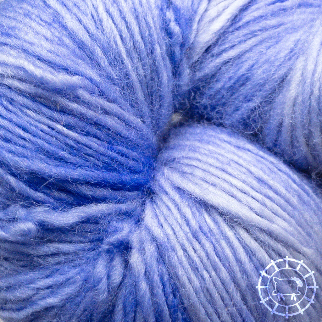 Malabrigo Yarn Lace – Periwinkle, des Immergrüns zarte Blüte