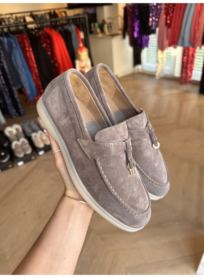 BY DEME LOAFER TAUPHE