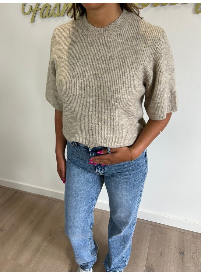 BEST BASIC KNITTED BEIGE TOP