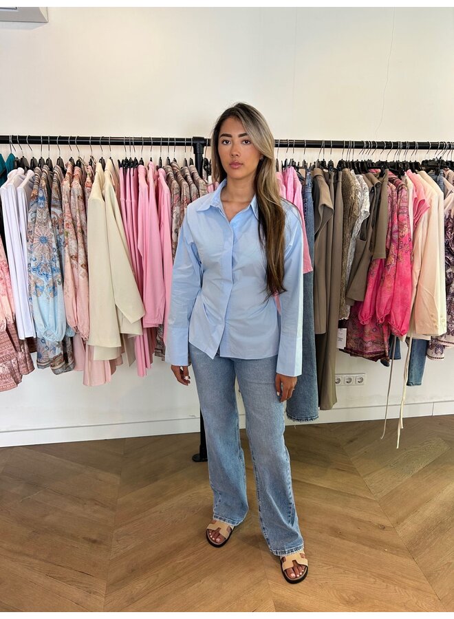 ''SIZE THAT WAIST'' BLOUSE BLAUW