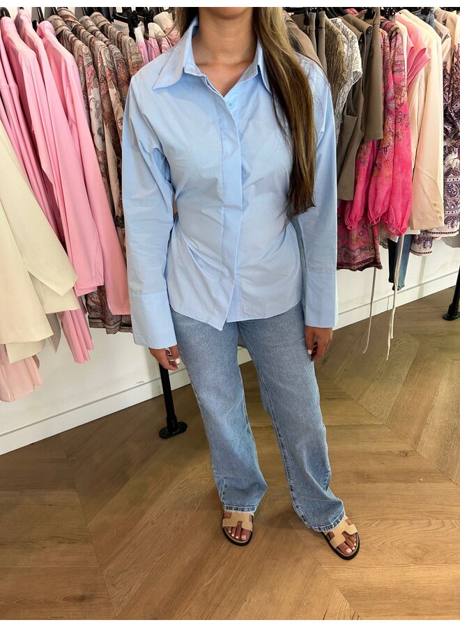 ''SIZE THAT WAIST'' BLOUSE BLAUW