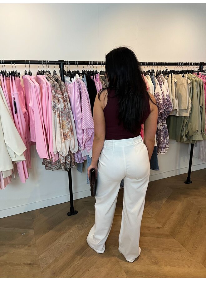 BELTED WHITE LEG QUEEN HEARTS - Copy