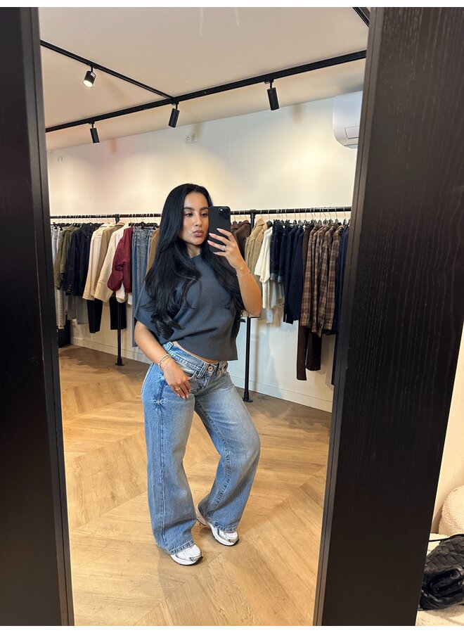 BASIC 'WENDY' TOP STEEL DONKER GRIJS