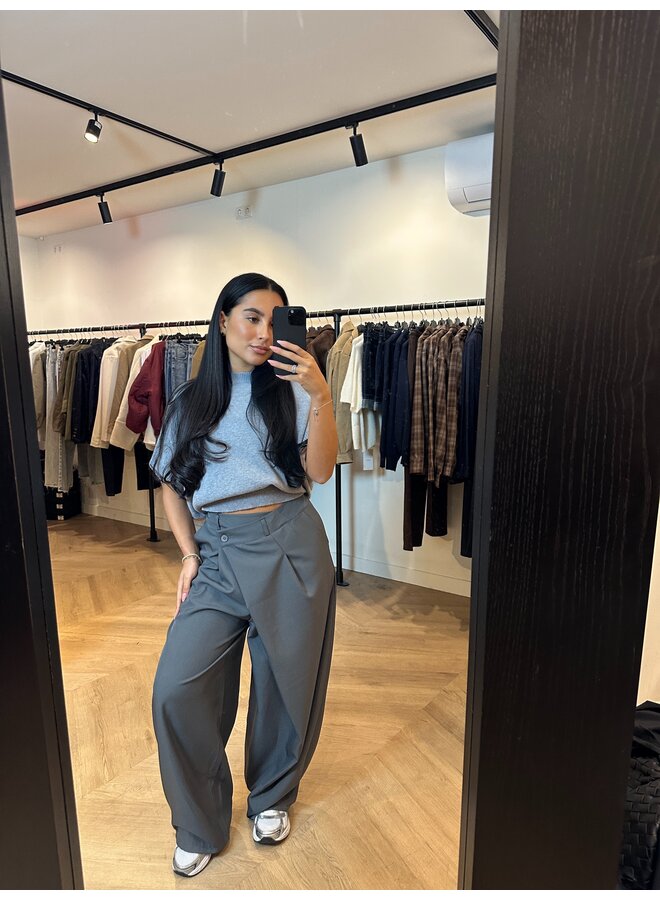 BASIC 'WENDY' TOP GRIJS