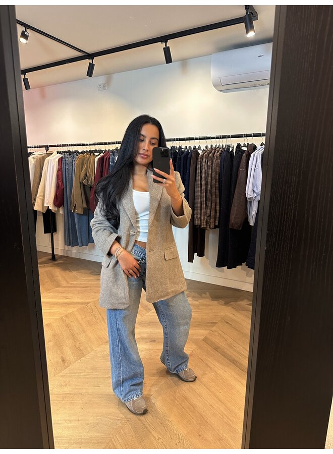 FLUFFY BEIGE BLAZER