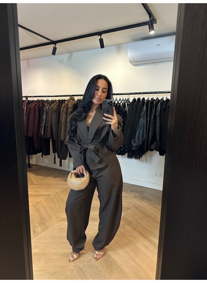 PADDED CROP BLAZER BROWN