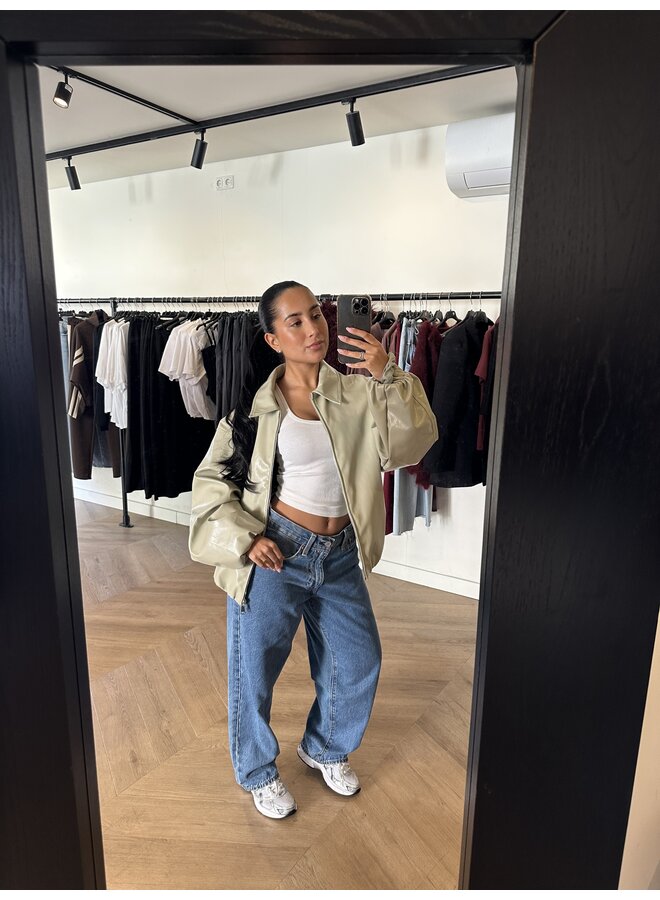 OVERSIZED LEATHER JACKET MATCHA GREEN (10 cm langer dan vorige)
