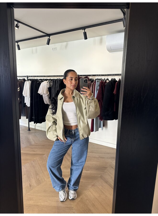 OVERSIZED LEATHER JACKET MATCHA GREEN (10 cm langer dan vorige)