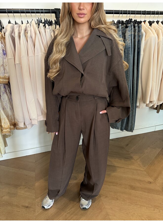 ''MOLLY'' DETAIL JACKET CHOCO (deel van set)