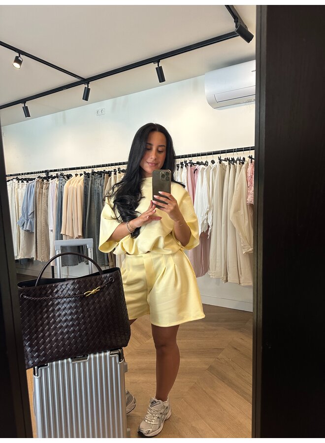 SHORT ''LIV'' JOGGING TWO PIECE GEEL