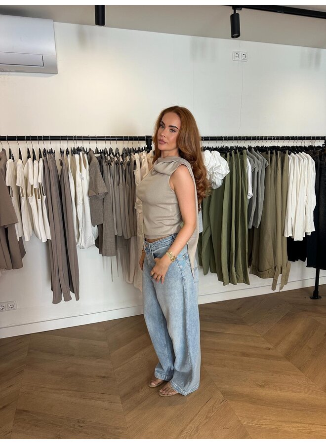 “LESS IS MORE” KNIT TOP BEIGE