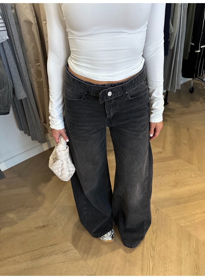 GREY STRETCHY BAGGY PANTS