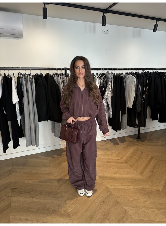 BURGUNDY PINSTRIPE PANTALON (Deel van set)