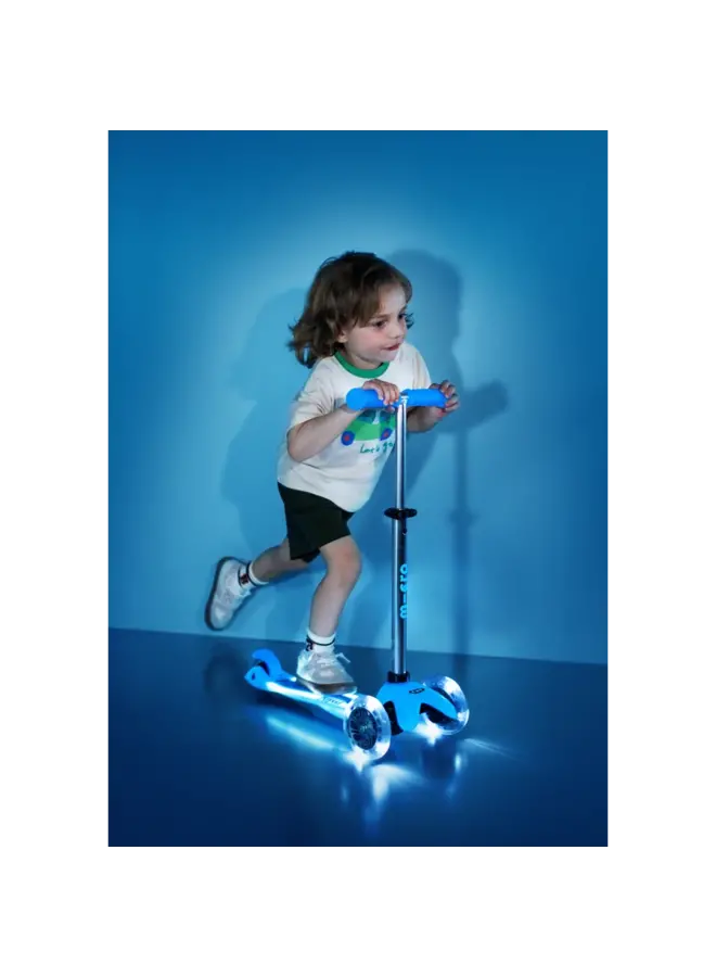 Micro step mini deluxe glow  LED plus arctic blauw