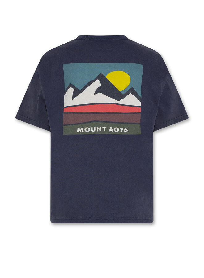 AO76 terry t-shirt mount back indigo